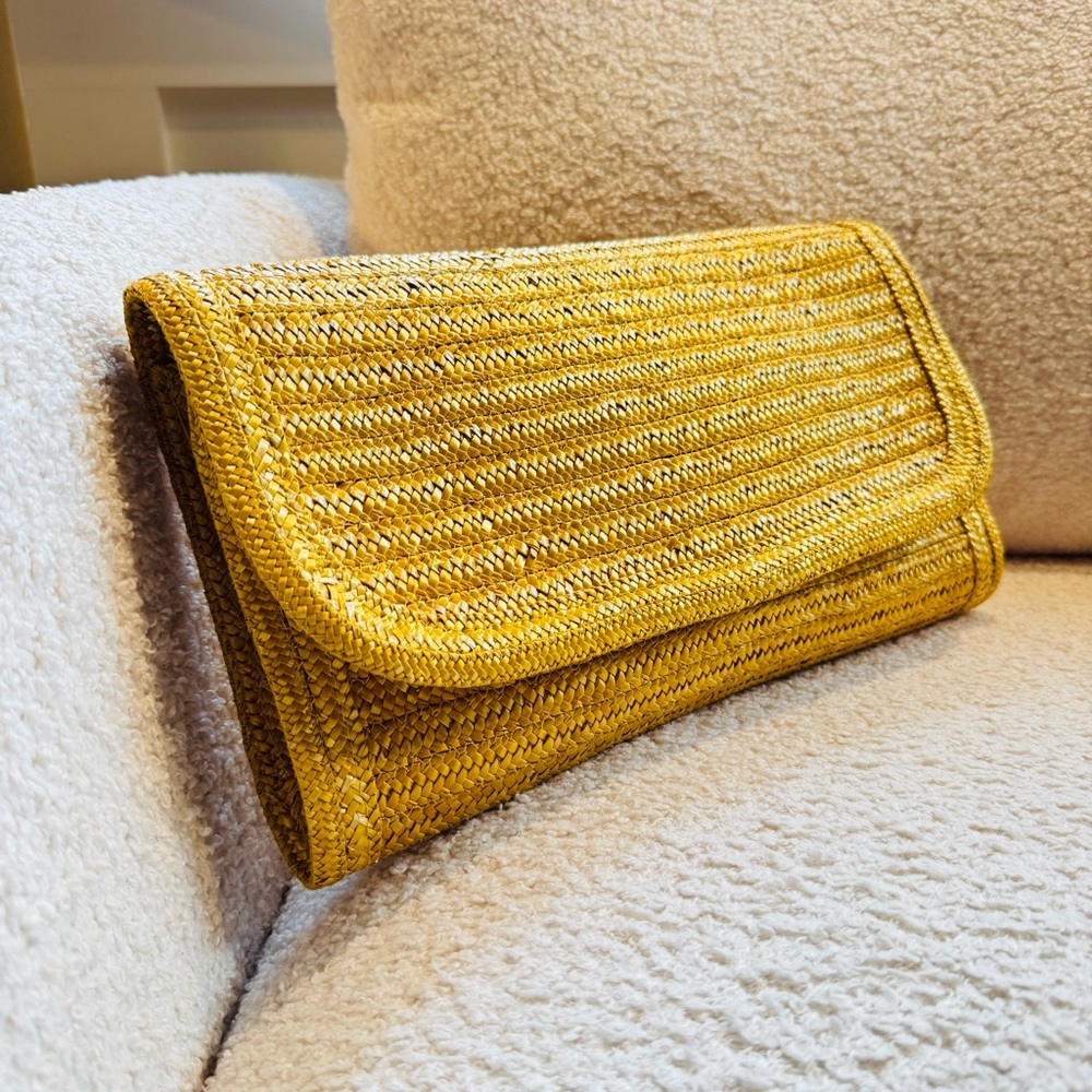 Italy Avantique Woven Rafia Clutch Lined Handbag! Pop of Yellow!